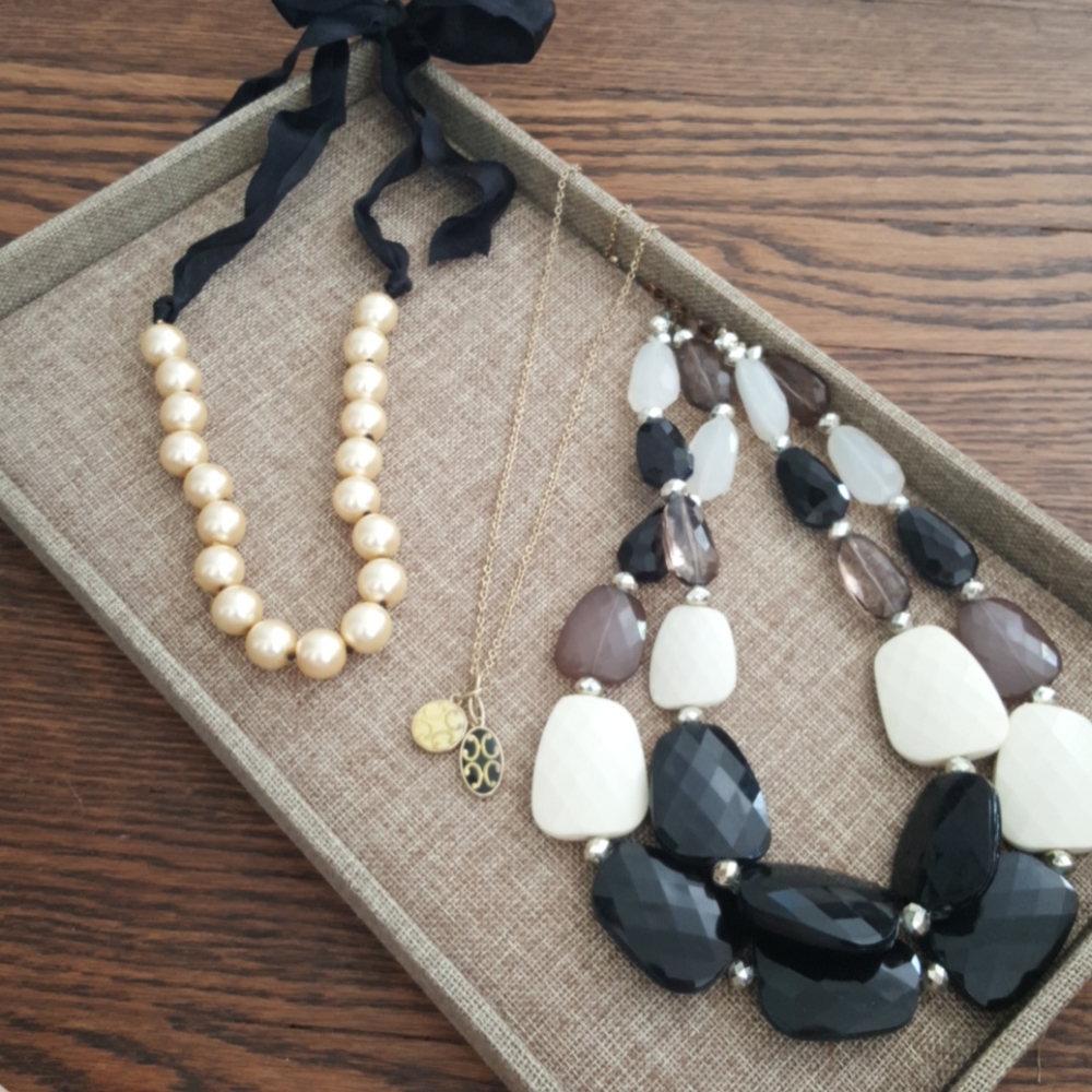 Necklace bundle. 3 pieces
